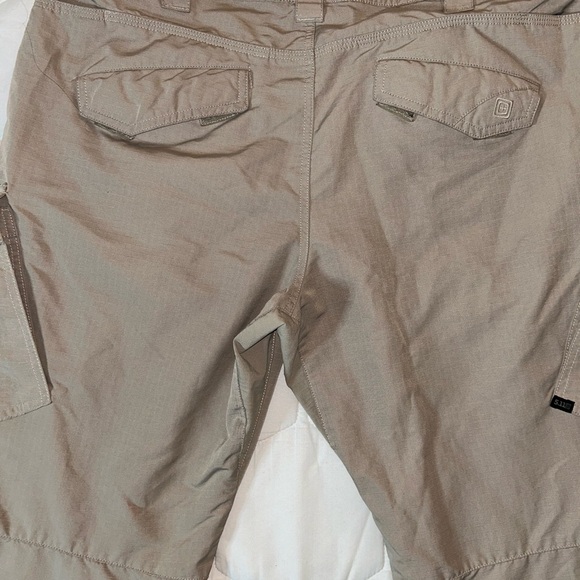 5.11 Khaki Pants Women’s Size 16 - Picture 3 of 3